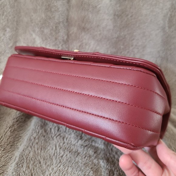 Authentic Chanel flap bag - Picture 4 of 17